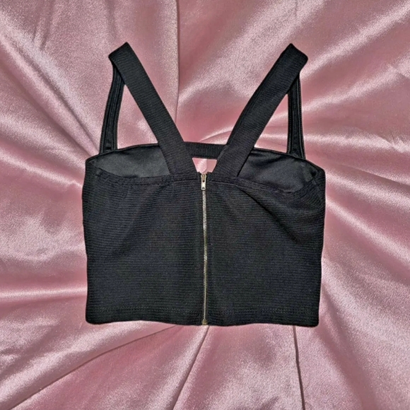 Guess Crop Top - Picture 3 of 11